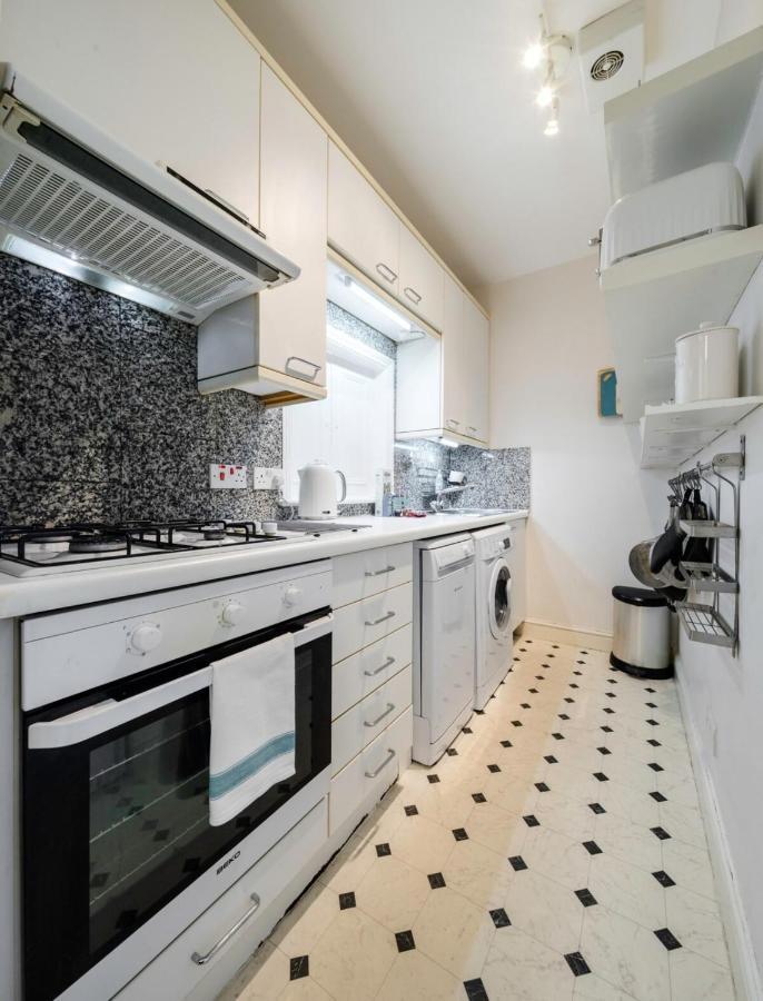 Elegant Earl'S Court 2 Bedroom Flat Just 4 Minutes From Tube Londres Exterior foto